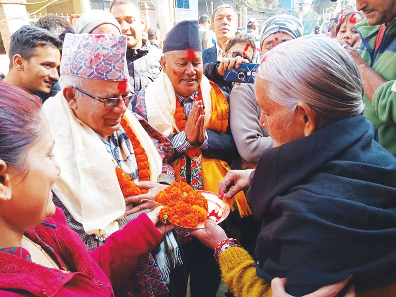 वाम र लोकतान्त्रिक गठबन्धनका उम्मेदवार घरदैलोमा