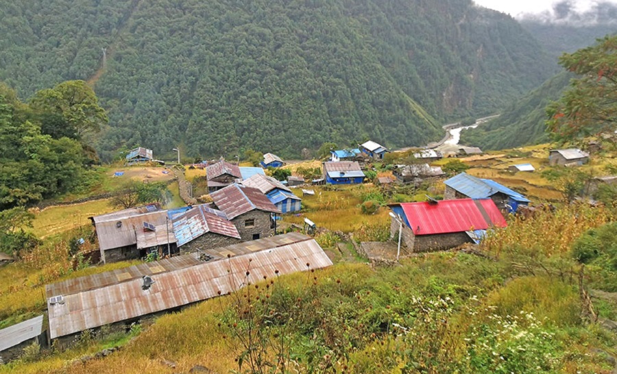 हिउँले बाटो अबरुद्ध हुँदा संखुवासभाको उत्तरी क्षेत्र भोटखोलामा खाद्यान्न अभाव