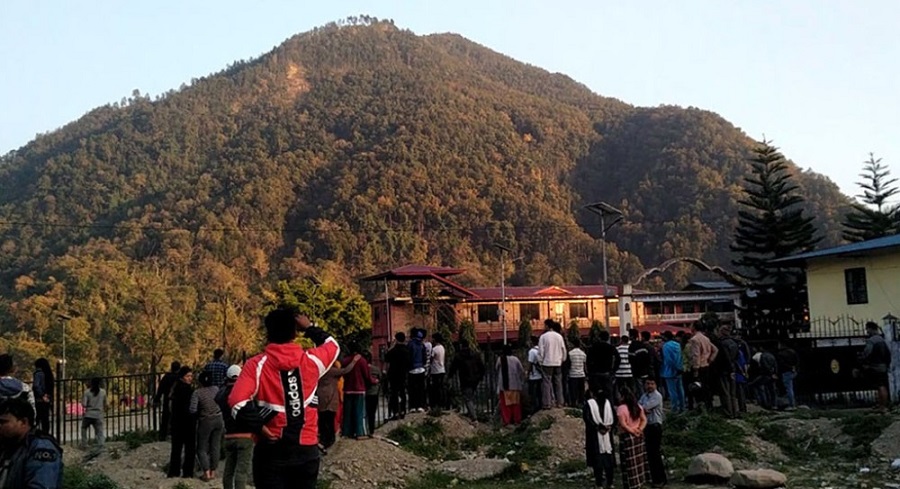 विद्यार्थीको मृत्युपछि लमजुङको सिउँडीबार क्षेत्रमा अनिश्चितकालिन कर्फ्यू