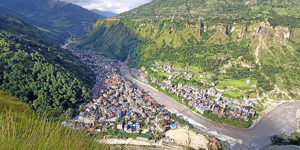 बगरको कर तिर्दै बेनीका बाढीपीडित