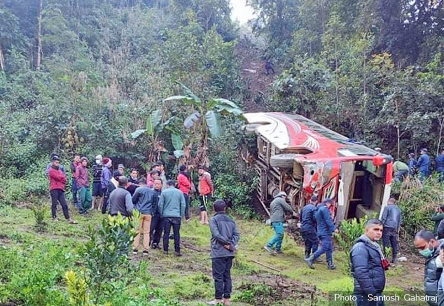 पाल्पामा मलामी सवार बस दुर्घटना हुँदा ७ जनाको मृत्यु, ८ जना घाइते