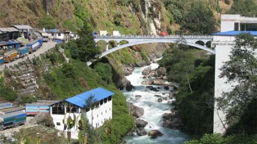  तातोपानीको घर ‘नखाऊ भने दिनभरिको सिकार, खाऊ भने कान्छा बाबुको अनुहार’ जस्तै 