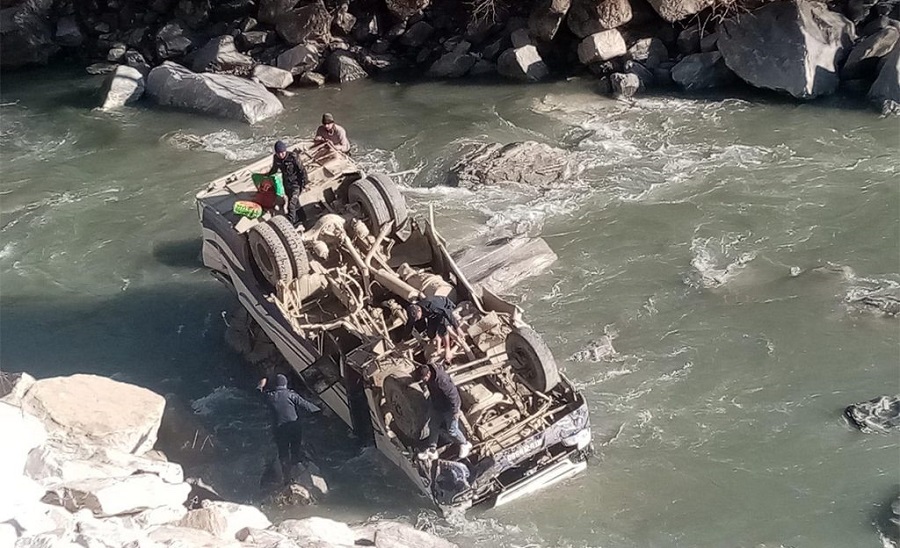 कालीगण्डकीमा खस्यो बस, २ भारतीयसहित १७ जना घाइते