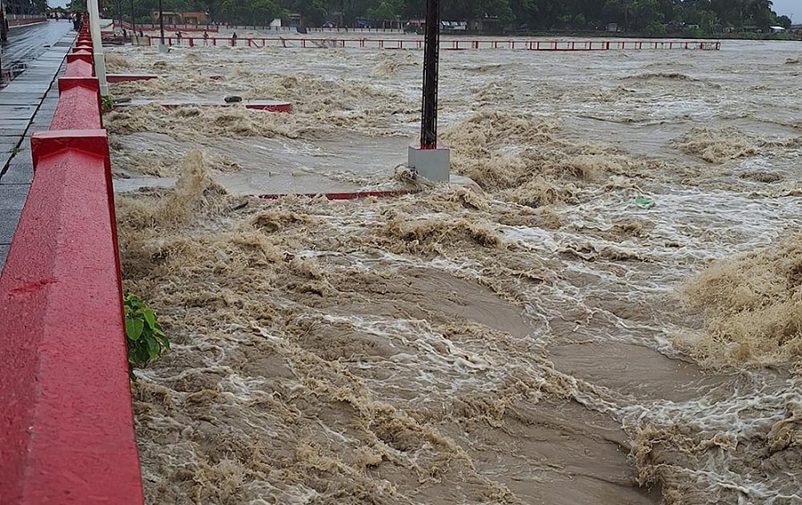 सप्तकोसी नदीमा पानीको बहाव ५६ वर्षयताकै उच्च मापन, पानीको बहाव ६ लाख ६१ हजार क्युसेक नाघ्यो