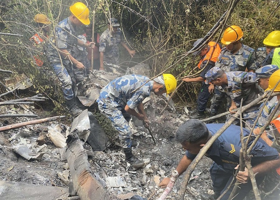 हेलिकप्टर दुर्घटना : काठमाडौं ल्याइयो ५ जनाकै शव, भोली पोस्टमार्टम