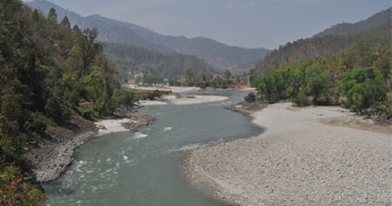 शक्ति देखाउँछु भन्दै दुई झाँक्री कर्णाली नदिमा हाम फाले, एकको शव फेला एक बेपत्ता