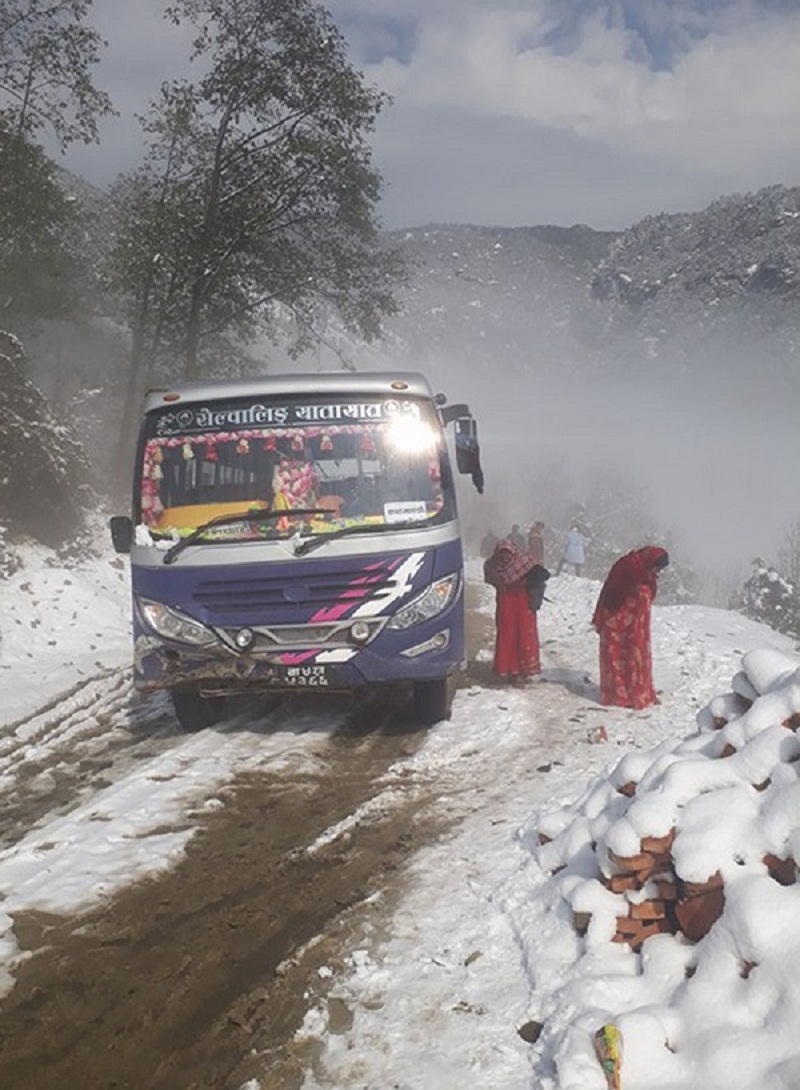 हिउँ हटाइ यातायात सेवा सञ्चालन