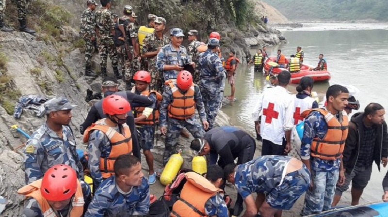 त्रिशुली दुर्घटनामा मृत्यु हुने १९ मध्ये ९ सनाखत उद्धार कार्य जारी