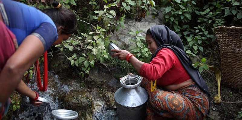 बरसाइनबासीलाई खानेपानीको अभाव आइरनयुक्त पानी पिउन बाध्य